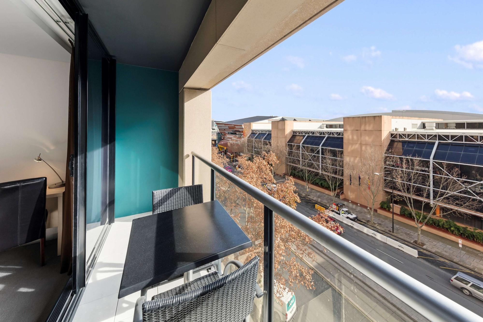 Oaks Adelaide Horizons Suites 外观 照片